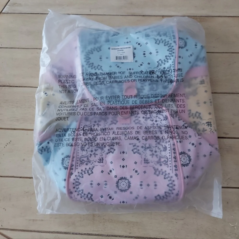 Iscream Bandana Patchwork Duffle Bag Overnight Tote Bag BNWT SO RETIRED!